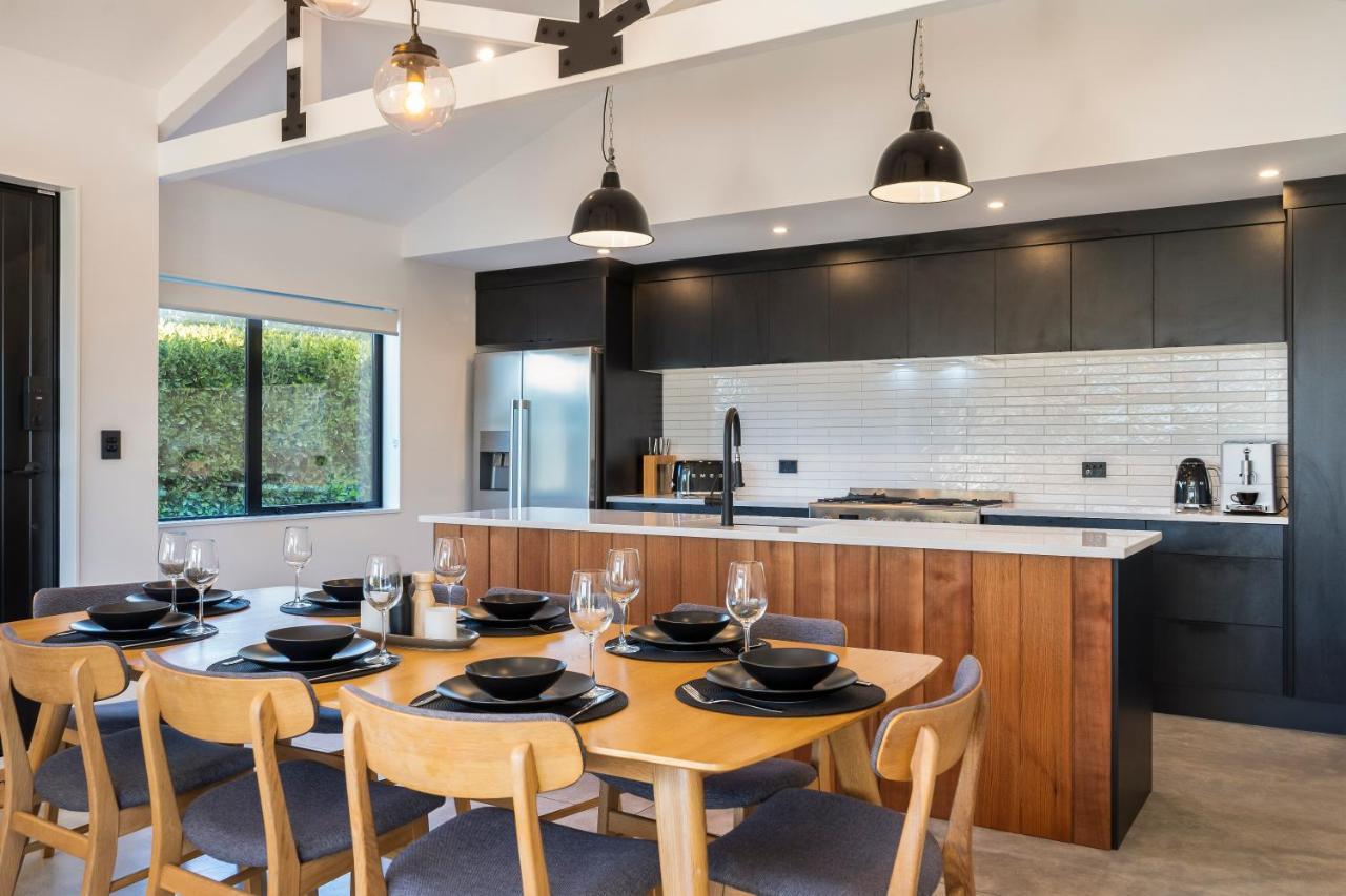 Black Barn Modern: Luxe Martinborough Escape Esterno foto