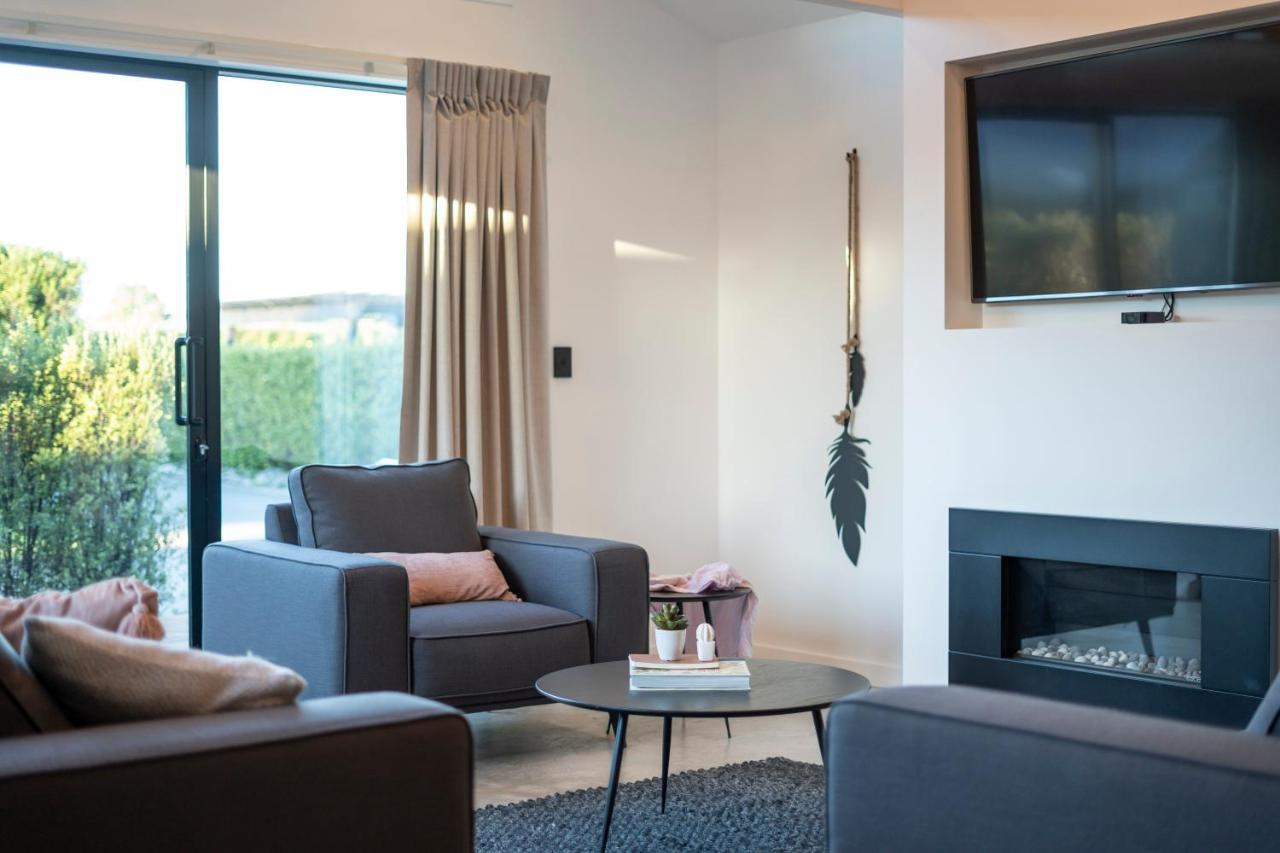 Black Barn Modern: Luxe Martinborough Escape Esterno foto