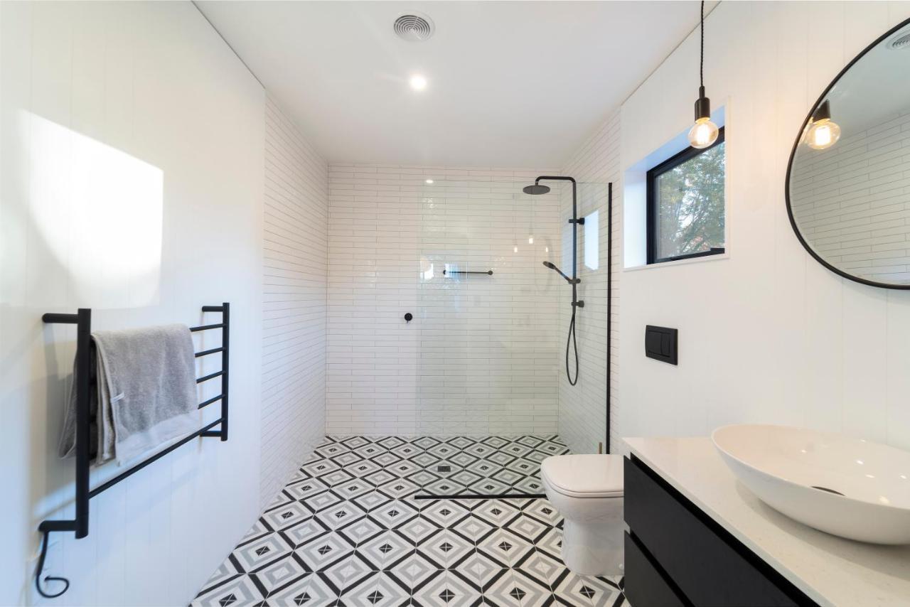 Black Barn Modern: Luxe Martinborough Escape Esterno foto