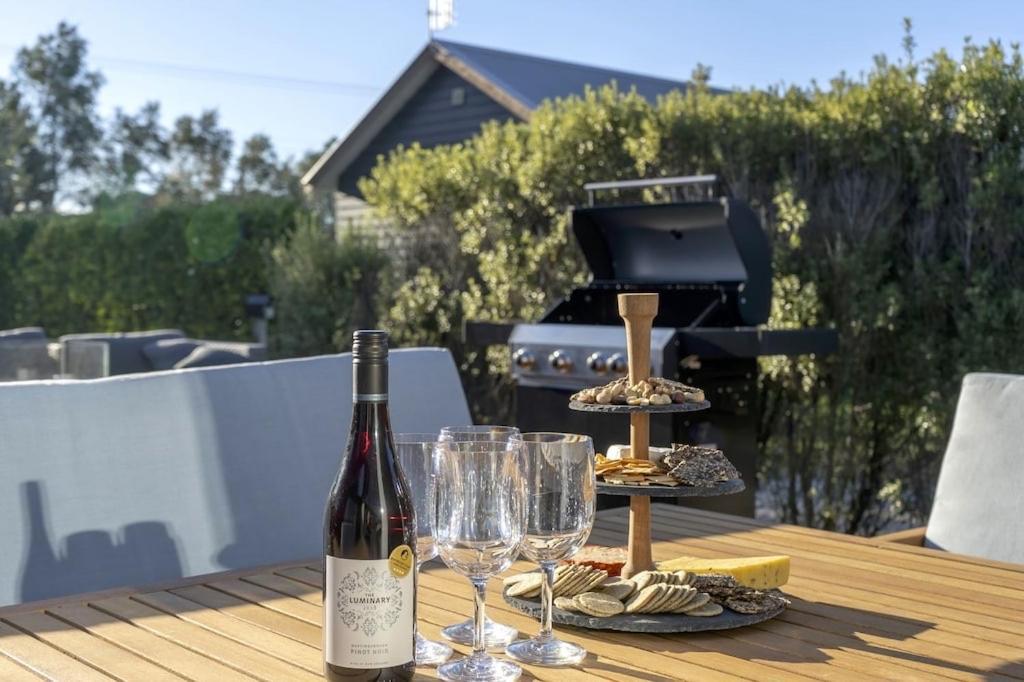 Black Barn Modern: Luxe Martinborough Escape Esterno foto