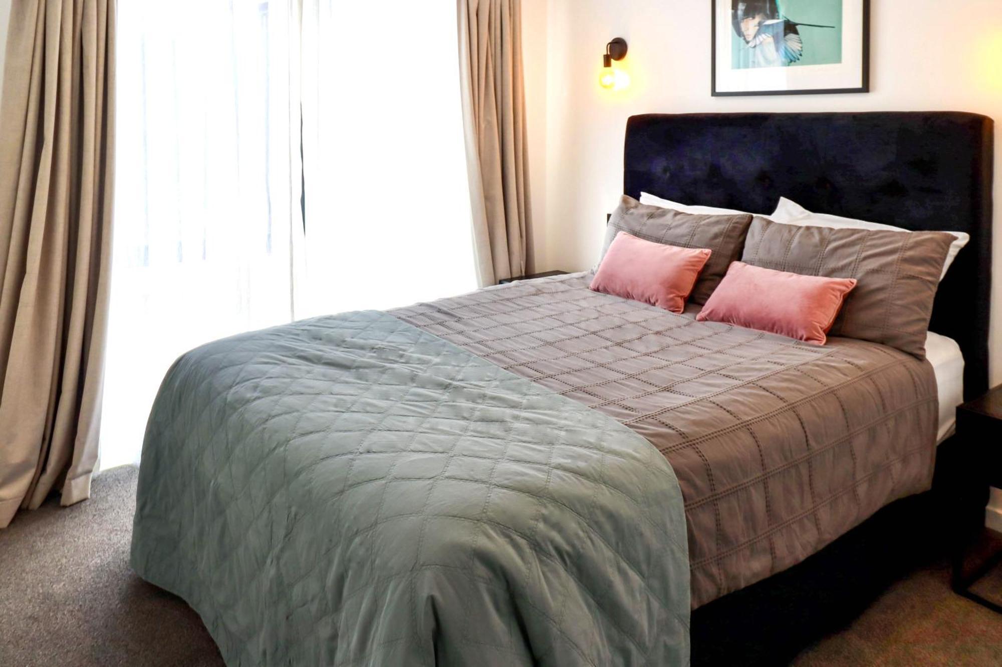Black Barn Modern: Luxe Martinborough Escape Esterno foto